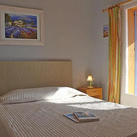 Cavalaire-sur-mer Sleeps 6 Pool Air Con Wifi *